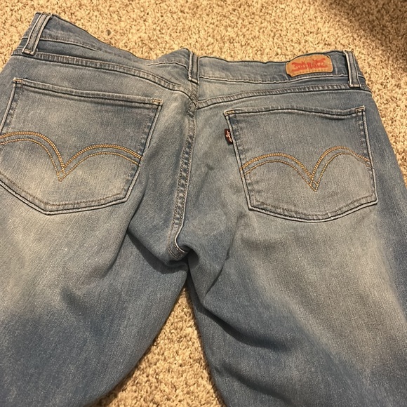 Levi’s - Picture 3 of 3